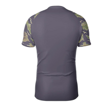 Load image into Gallery viewer, Short-sleeve Rash Guard - Tiger Stripe